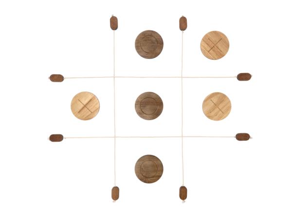 Moments Of Play Kryds og bolle 90 x 90 cm i grå FSC certificeret gummitræ